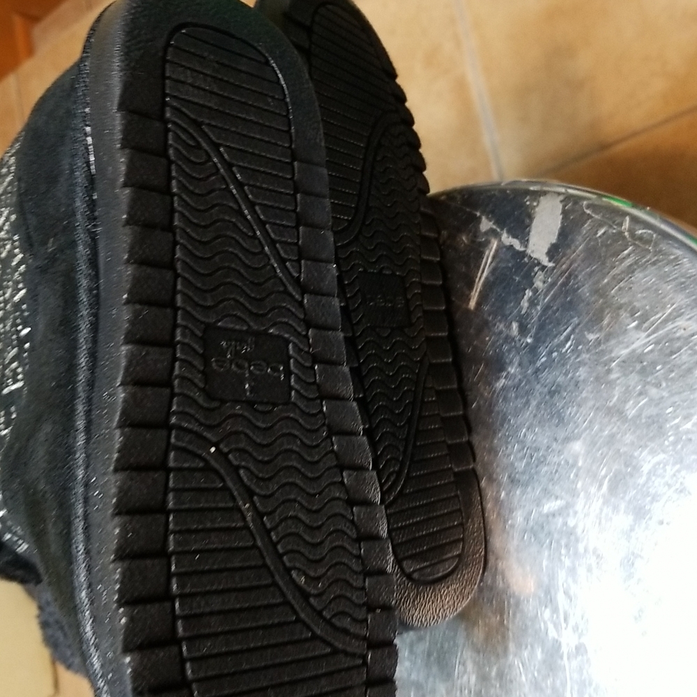 New girls (sz 3) boots - Picture 5 of 6